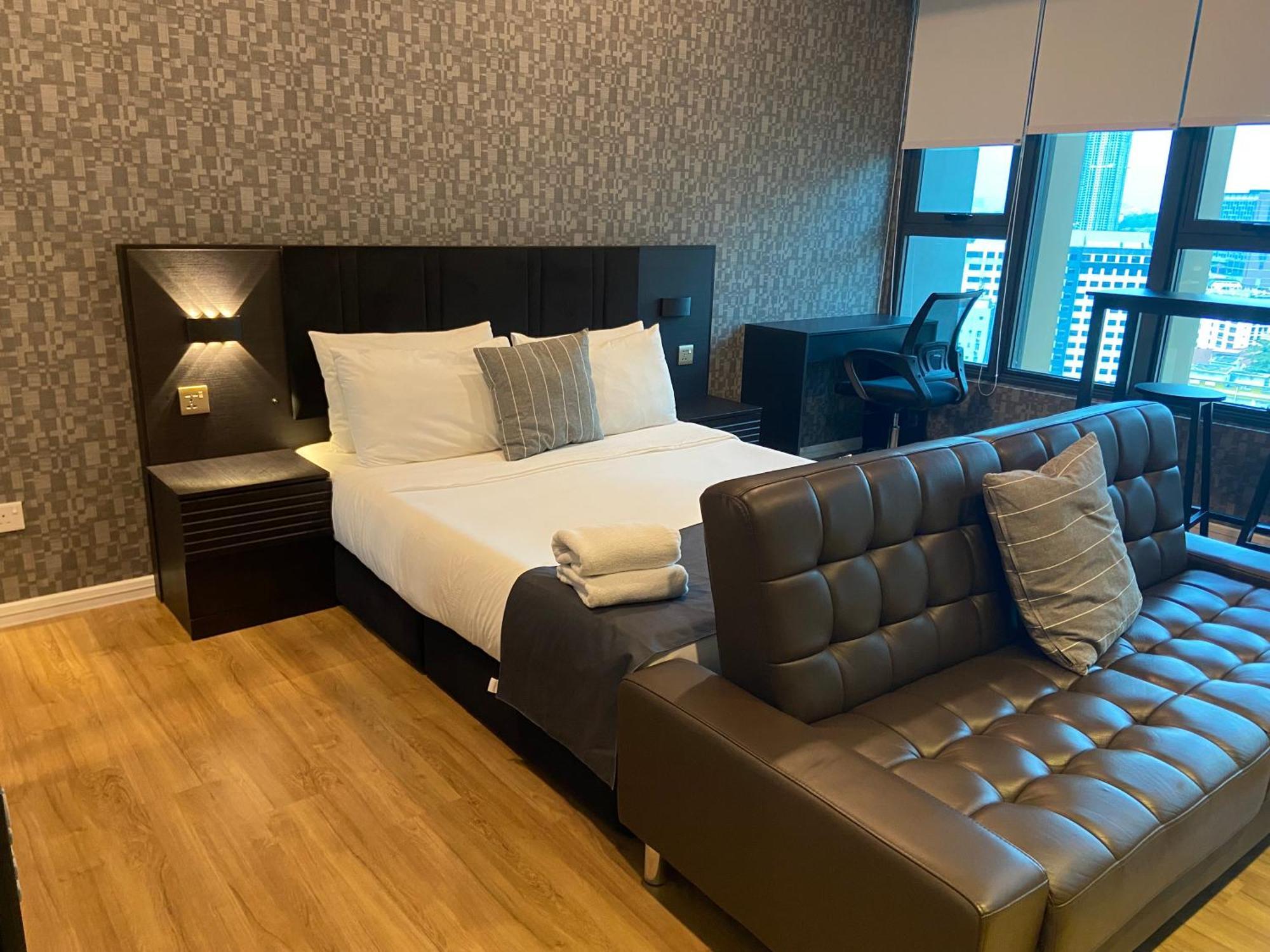 Ceylonz Suites Klcc By Staybliss Куала-Лумпур Экстерьер фото